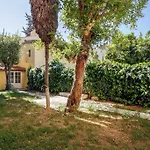 Garden Charming Niche