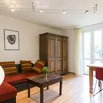 Nelson Mandela Forum Flat
