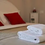 Leone X Guest House