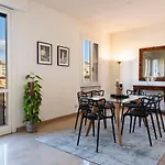 Apartments Florence - Elegant Arno View