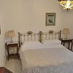 Barbara House - Guest House