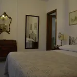 Barbara House - Guest House
