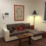 Santa Croce Apartment