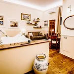 Acacia Firenze -Timo