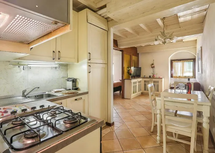 San Lorenzo Apartment-Hosted By Sweetstay