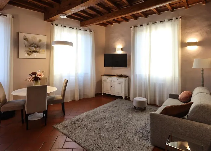 SANTO SPIRITO - Elegante appartamento in pieno centro