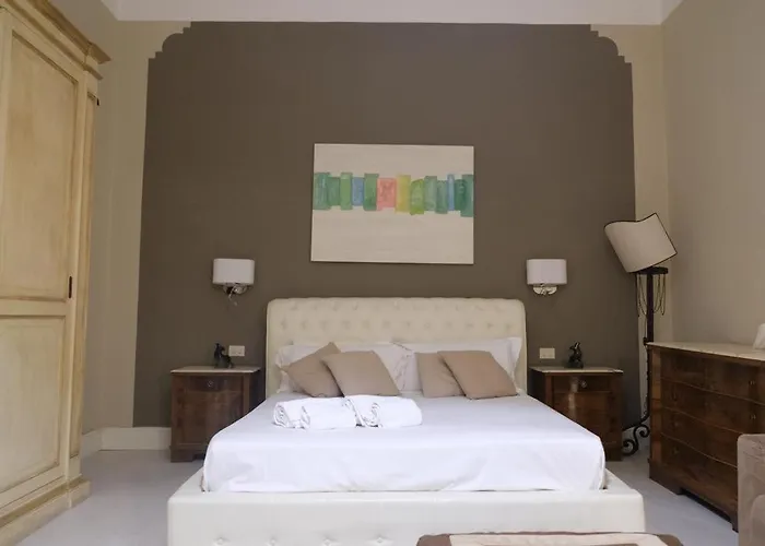 Historic Florence Apartment