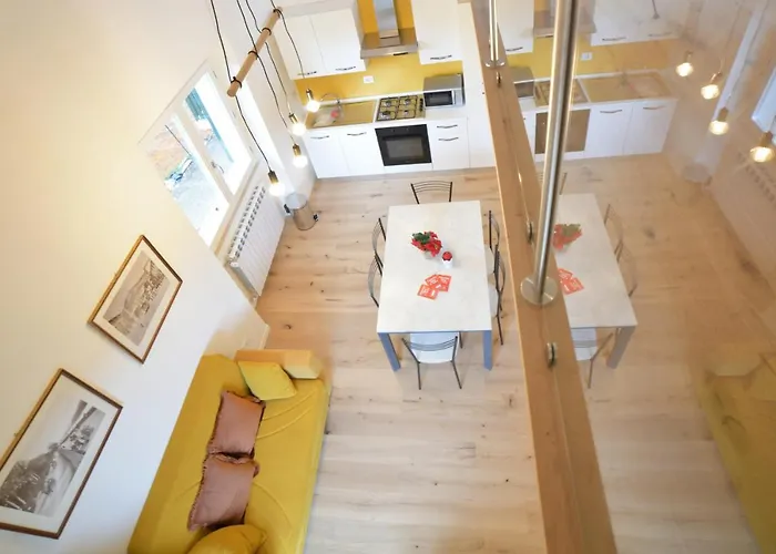 Porta Romana New Apartment Free Parking