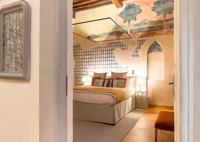 The Florence Tornabuoni Palace Boutique Apartments