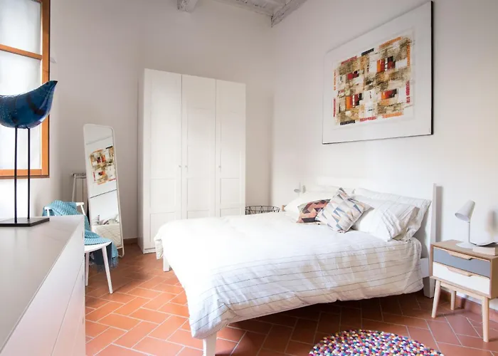 Design Apartment In Central Florence