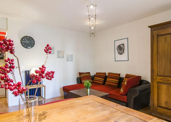 Nelson Mandela Forum Flat