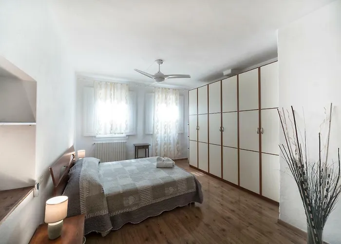 Porcellana 25 House
