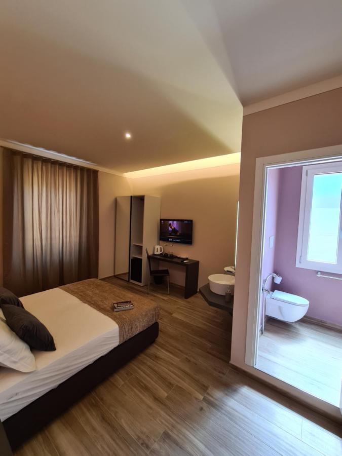 Gogo` Petit 3* Florence