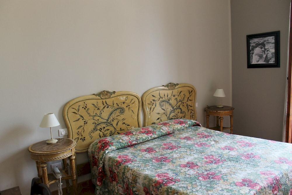 Medici Hotell 2*