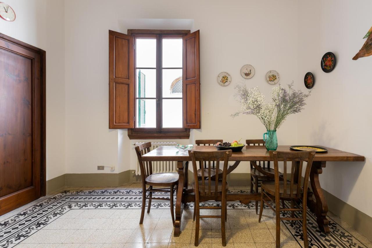 Roommo D'azeglio * Firenze
