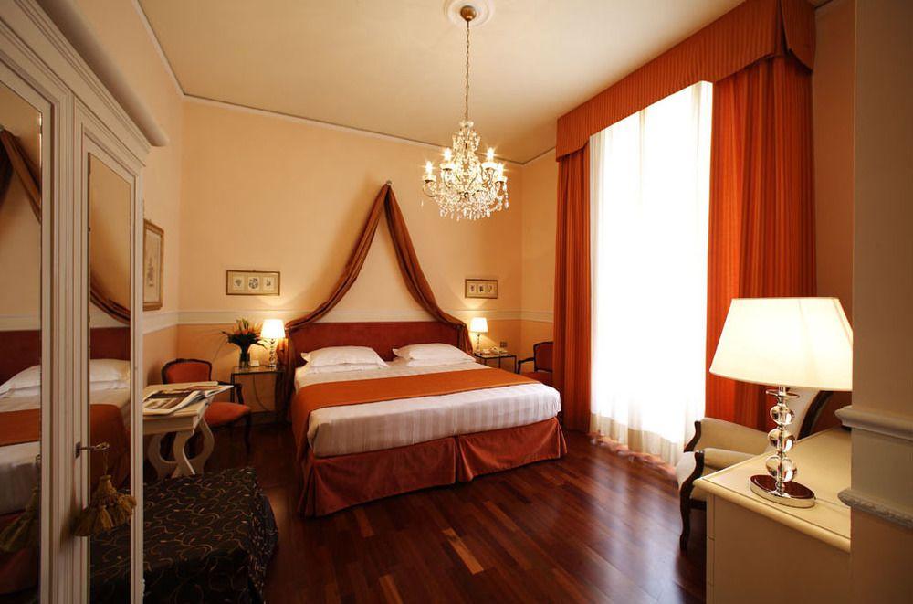 Carlotta 4*