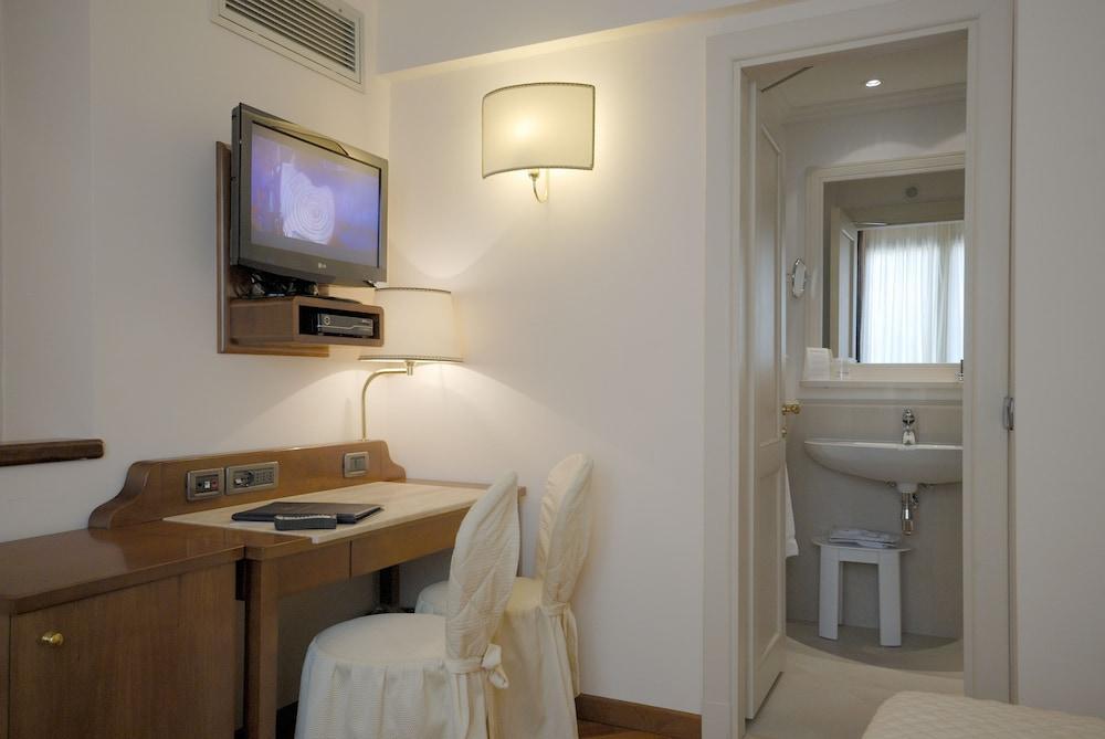 Hotel Laurus Al Duomo 4*