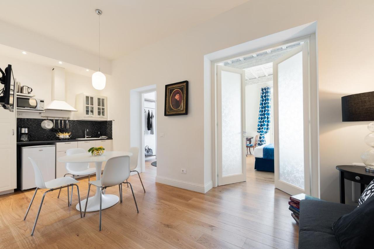 Apartamento Lovely With Balcony