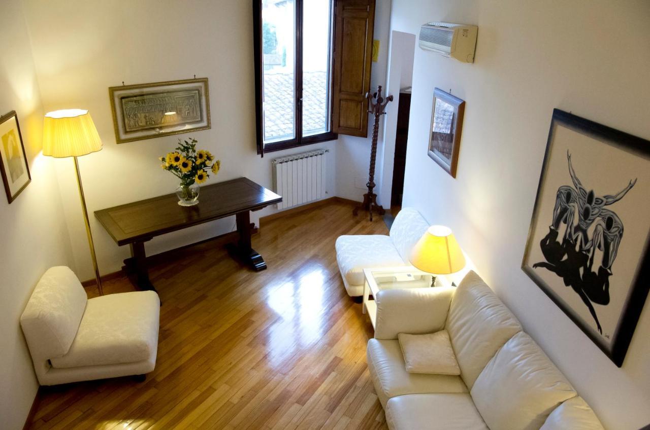 Artisti In With Great A/c Florence