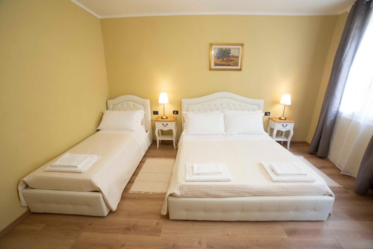 Valia Pitti 3 *