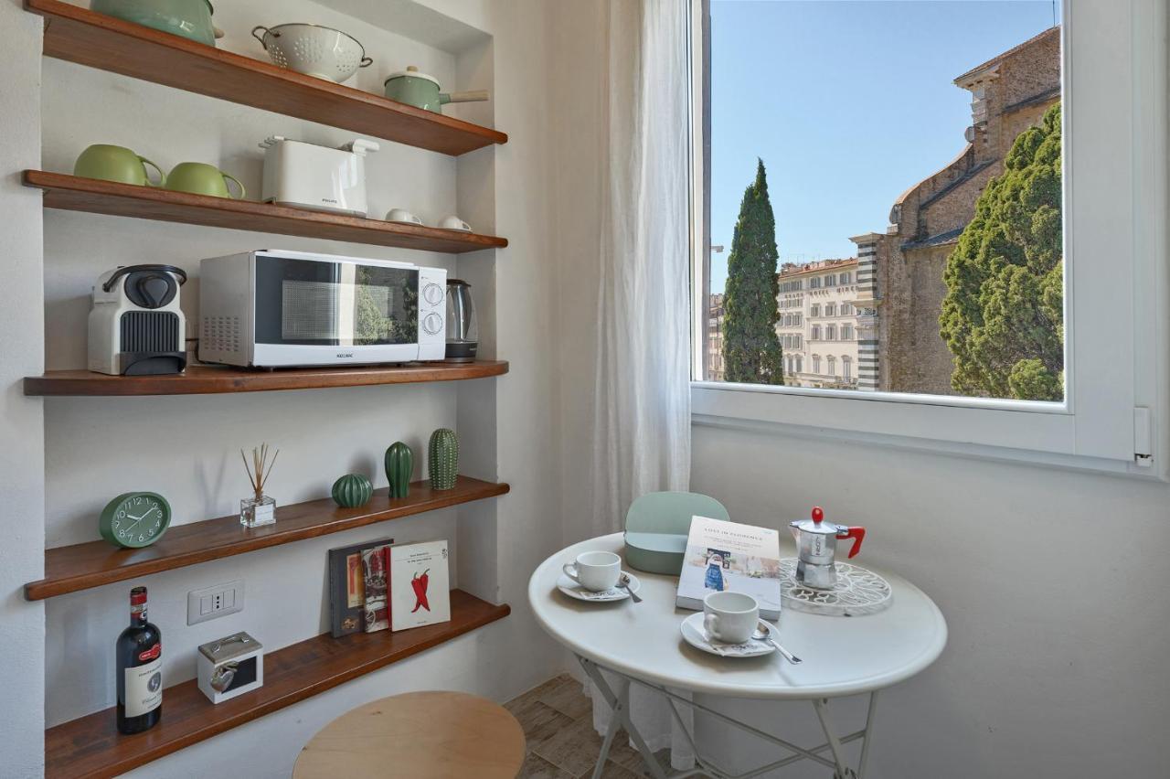 Leilighet Via Avelli, 4 - Charming - Delightful And Bright 3rd-floor Without Elevator, Overlooking One Of Florence's Beautiful Squares, Exceptionally Located For Exploring The