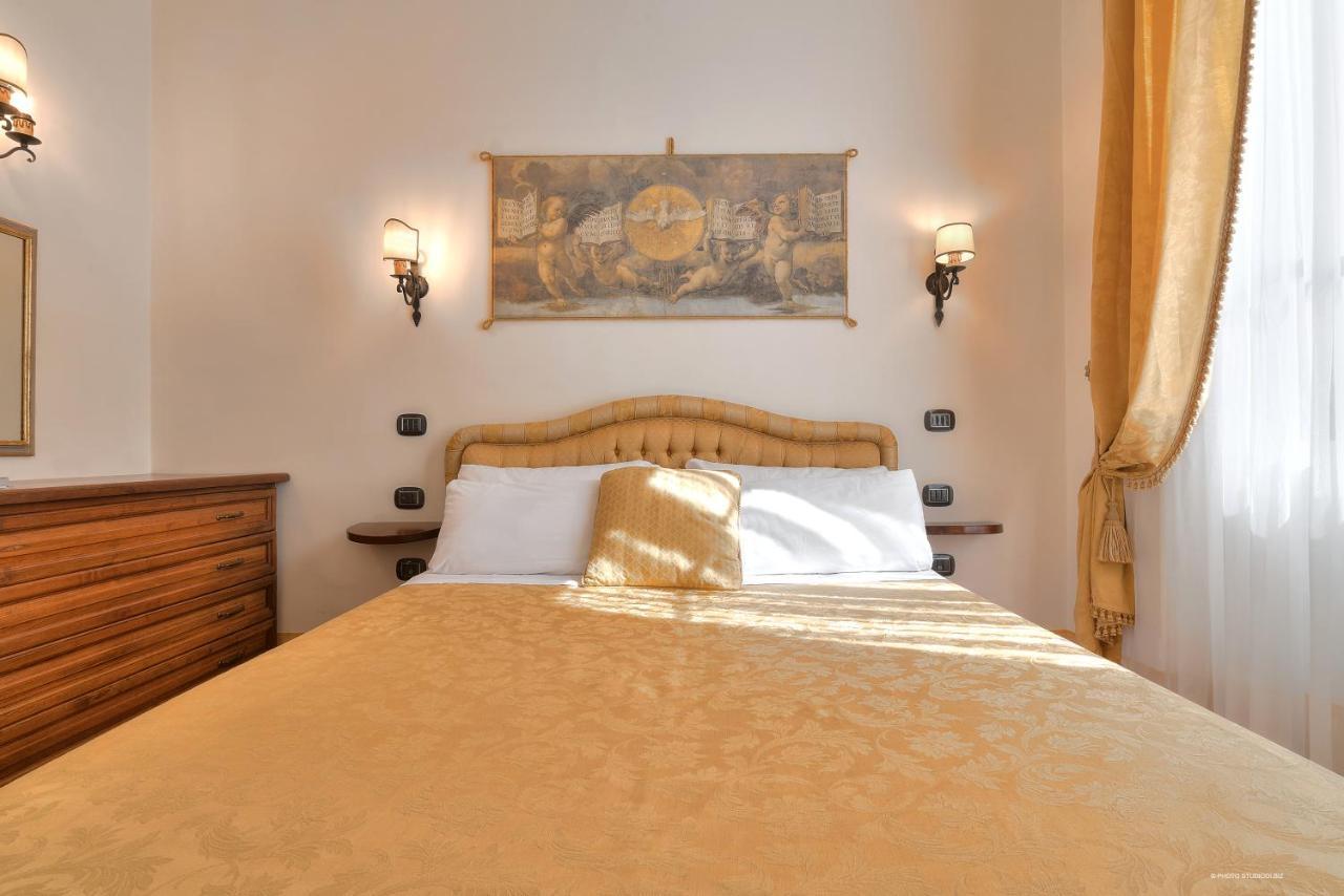 Aparthotel First Of 3*
