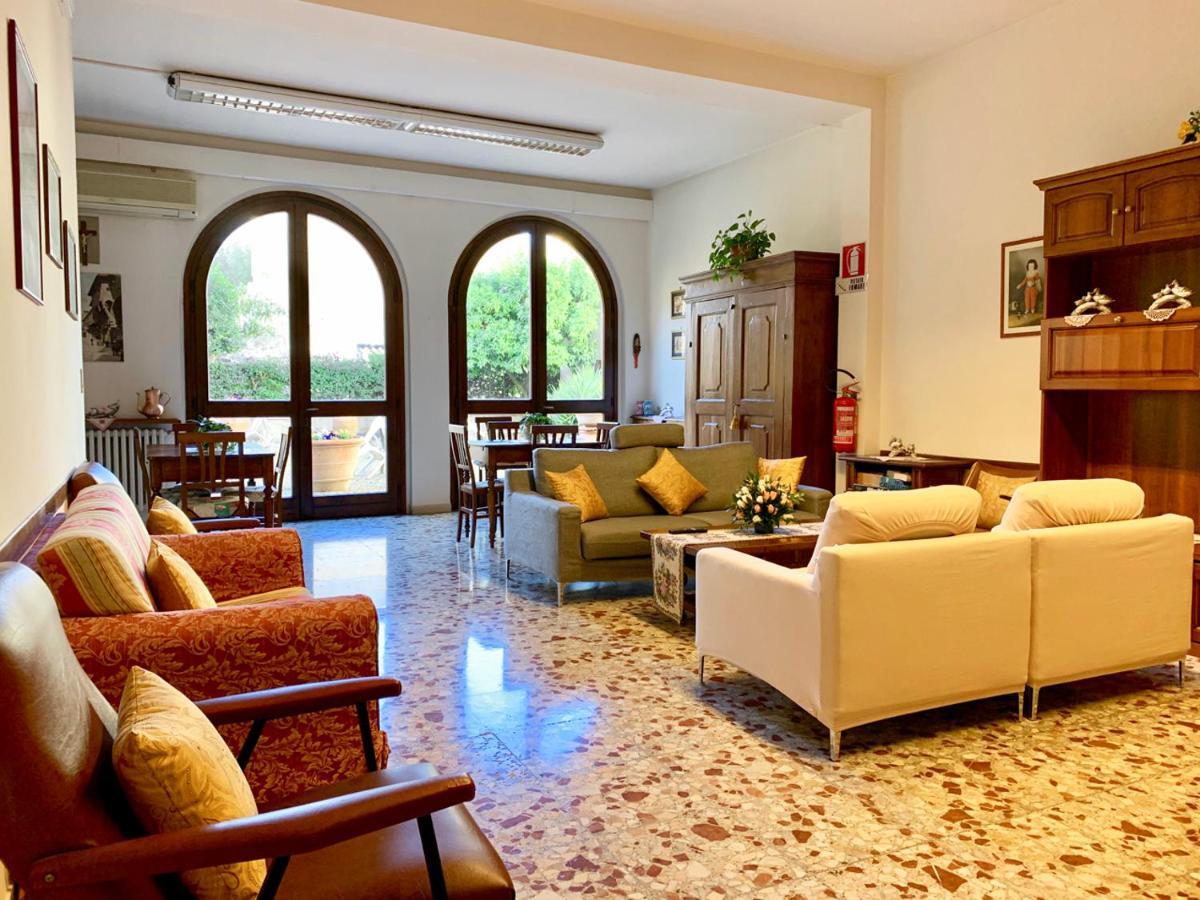 Casa Per Ferie Regina Santo Rosario * Firenze