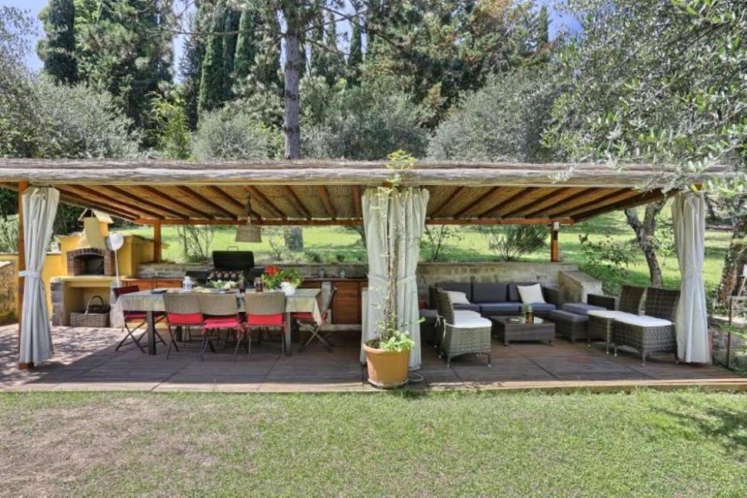 Villa In Private Estate,shared Pool,parking,3km To Ponte Vecchio *