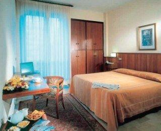 Hotell Auto Park 3*