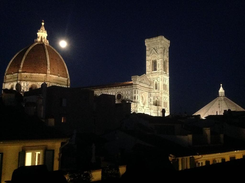 In Centre Of Florence, Balcony And Terrace With Amazing View Florence