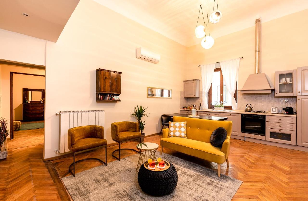 Florentine Palazzo,4 Bedrooms,historic Center Appartamento