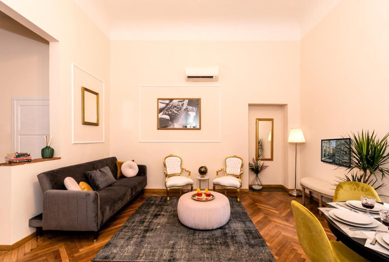 Appartement Elegant And Historic 3-bedroom In Center -by Likehomeflorence Florence