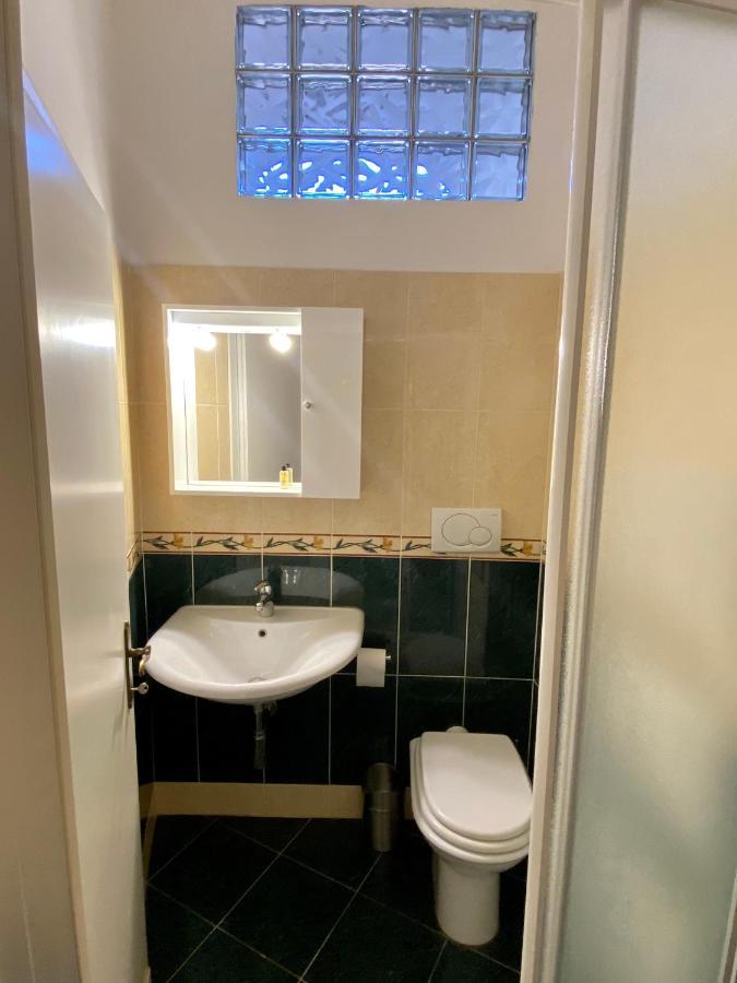 Nice & Roomy Behind The Uffizi Museum Firenze