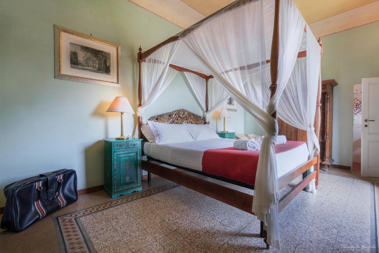 Ape Rosa Relais 2*