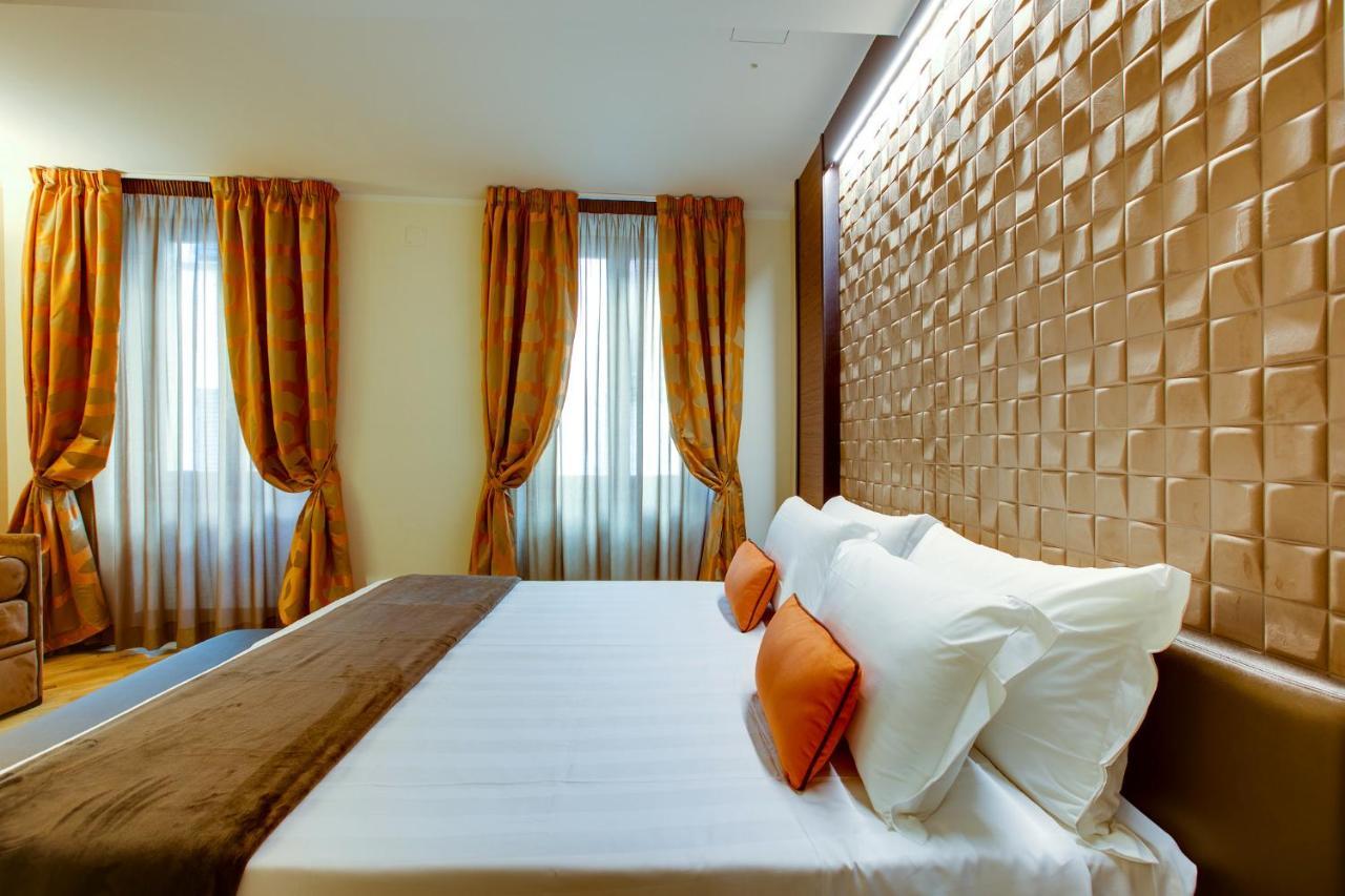 Hotel Solo Experience