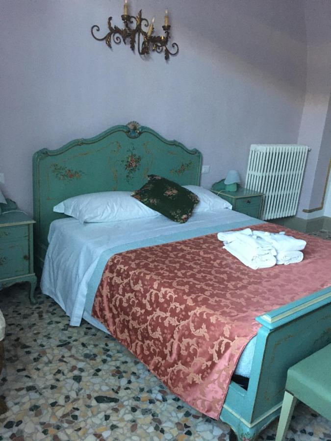Guest house In The Center Of *