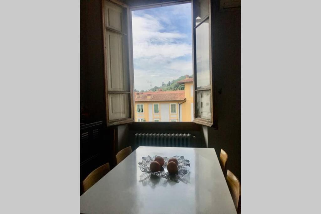Sunny Floor In San Frediano Florença