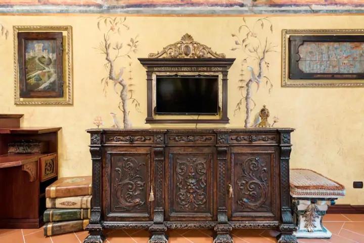 Renaissance In Historic Building With Duomo Views Firenze