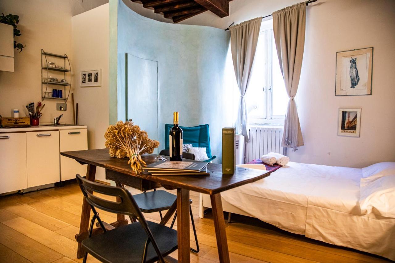 Leilighet Studio In Tornabuoni Within A Renaissance Building *