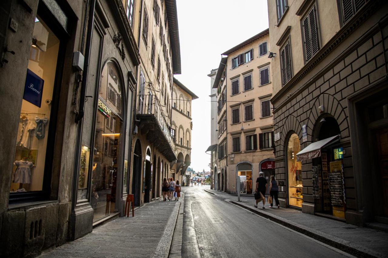 Studio In Tornabuoni Within A Renaissance Building Leilighet