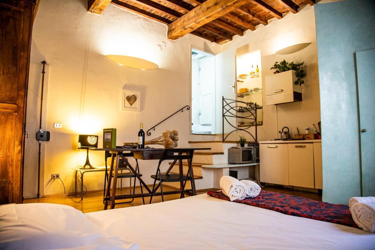 Studio In Tornabuoni Within A Renaissance Building Leilighet *