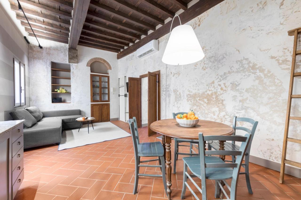 Santa Trinita Industrial Flat Florence