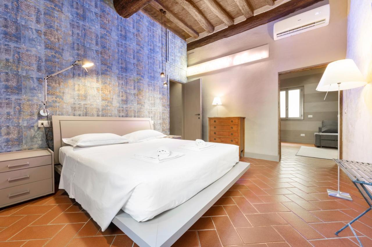Santa Trinita Industrial Flat