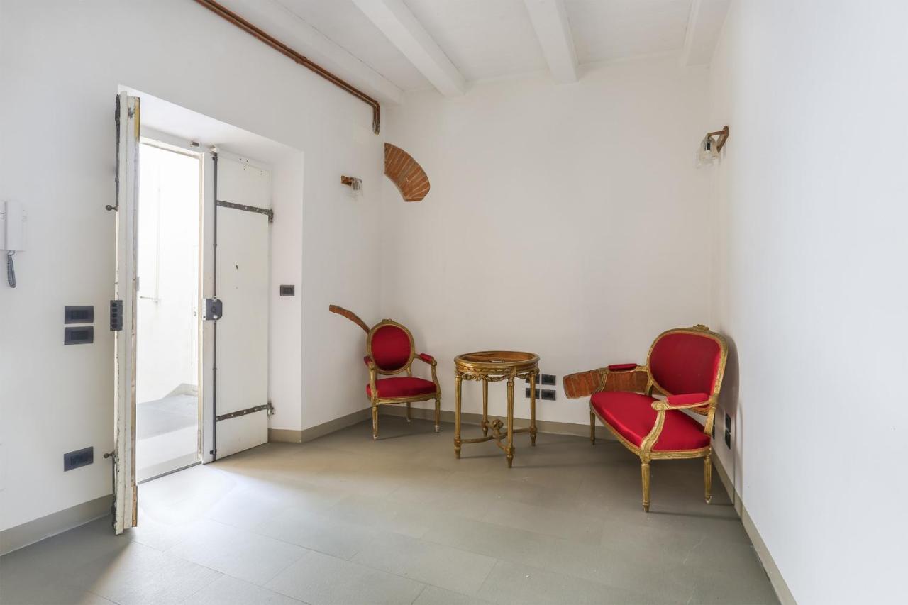 Uffizi I In Florence-hosted By Sweetstay * Firenze