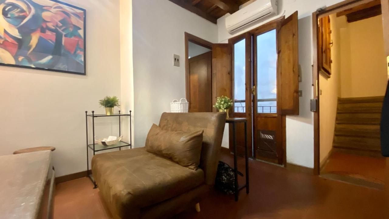 Chiasso Degli Armati Florence