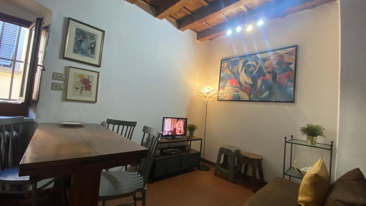 Chiasso Degli Armati Florence