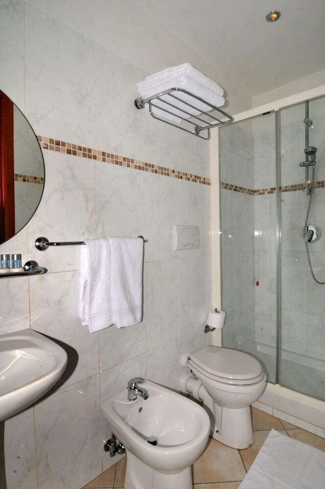 Hotell Angelica 2*