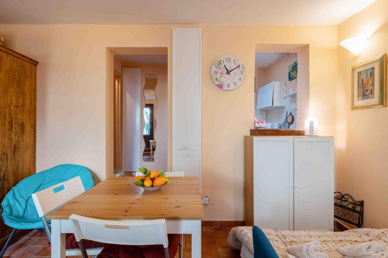 San Frediano Cozy Studio With Private Patio Leilighet