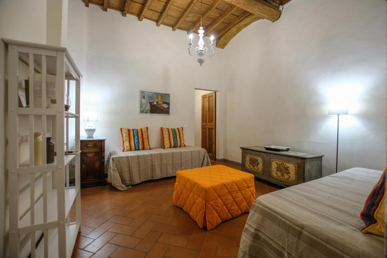 Roomy And Elegant By Piazza Pitti Appartement