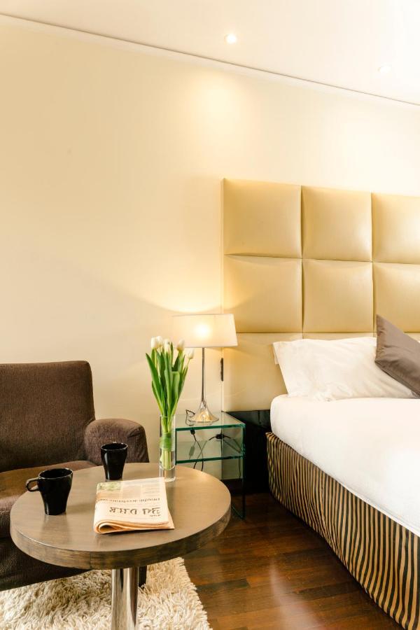 Cosmopolitan 4*